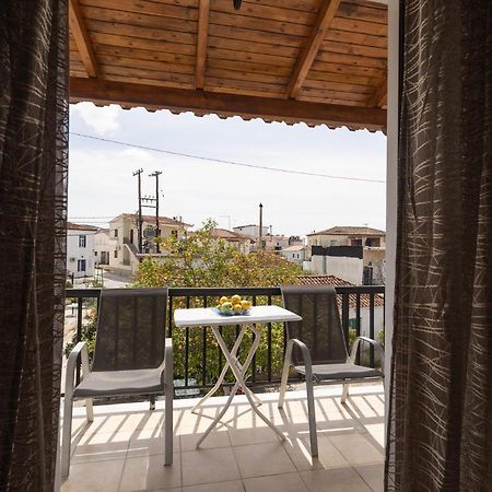 Tsimiklis Apartments 피니코운타 외부 사진