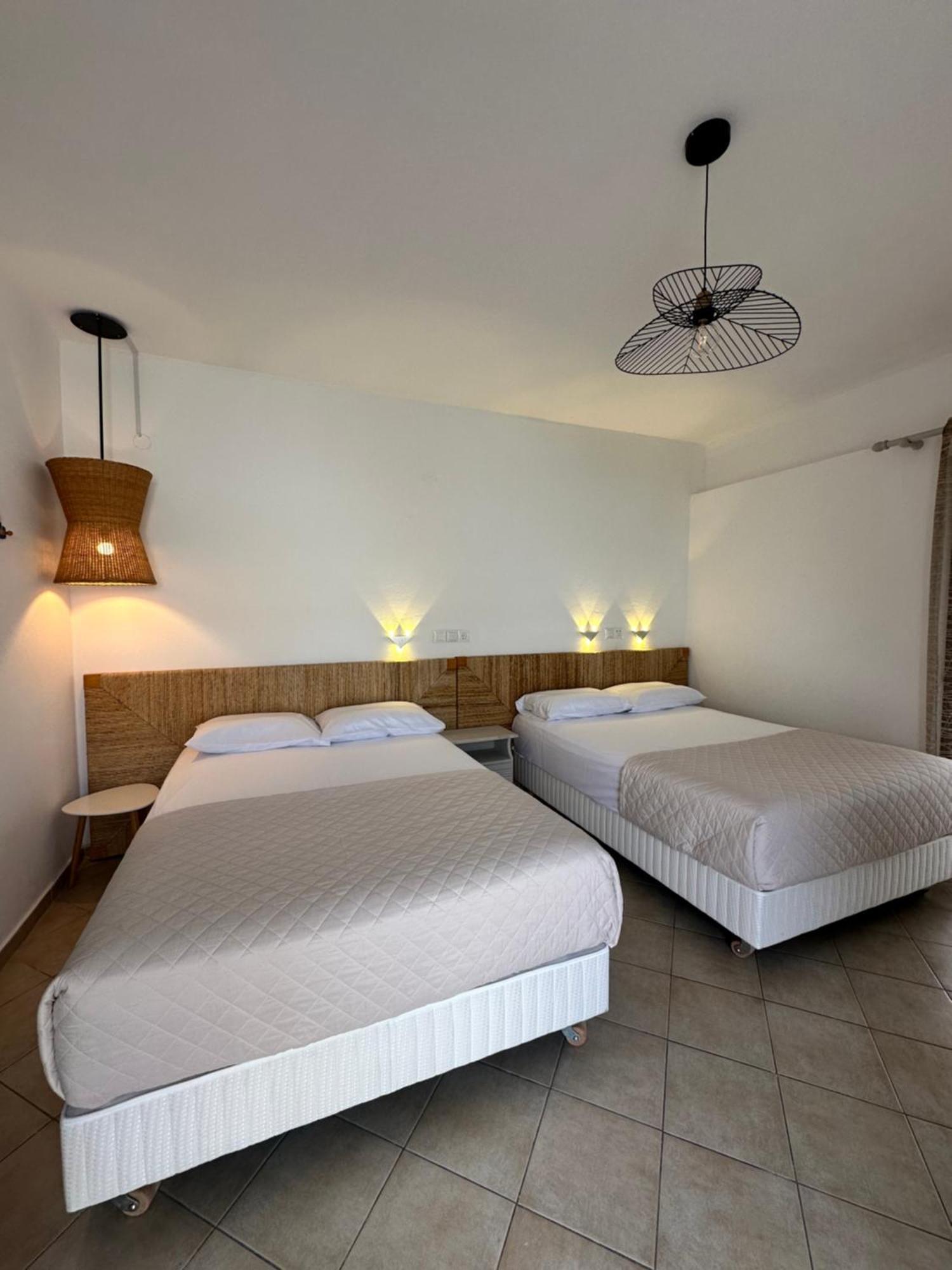 Tsimiklis Apartments 피니코운타 외부 사진